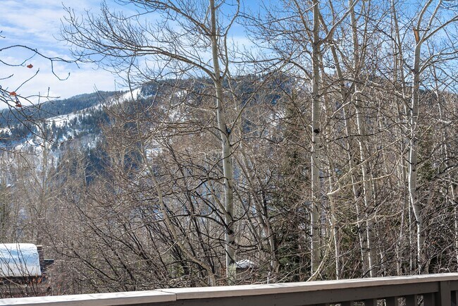 Building Photo - 60 Northway Dr