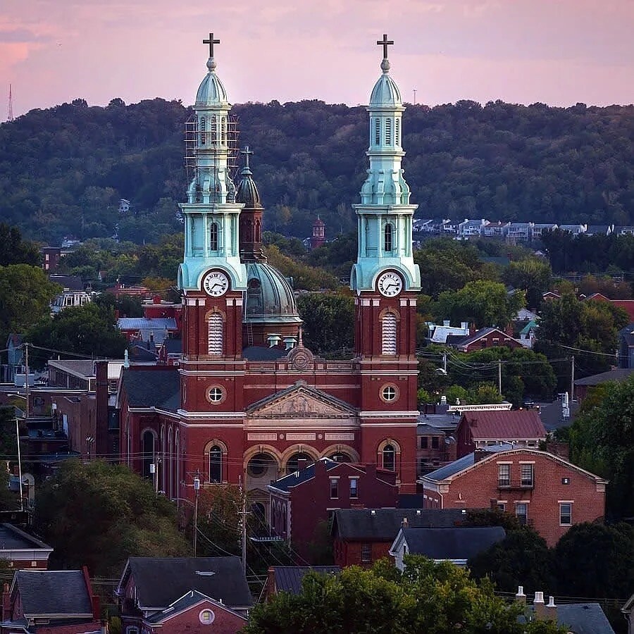 Building Photo - 230 W 6th St