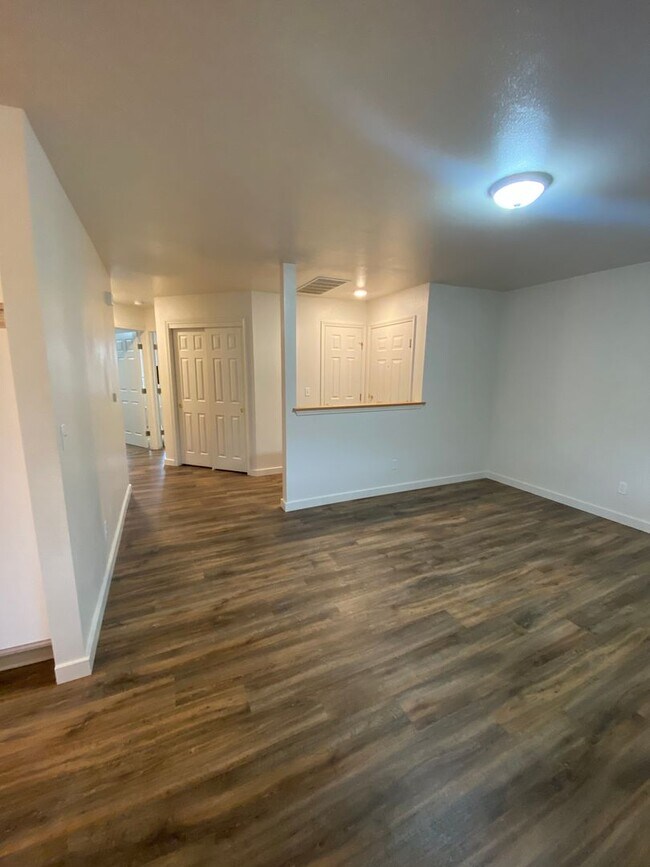 Building Photo - 331 S Meridian Rd