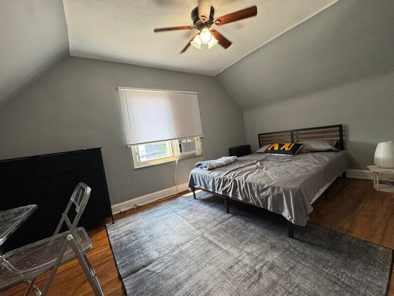 Building Photo - 17126 San Juan Dr