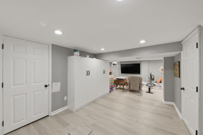 Building Photo - 6728 Fieldhouse Way