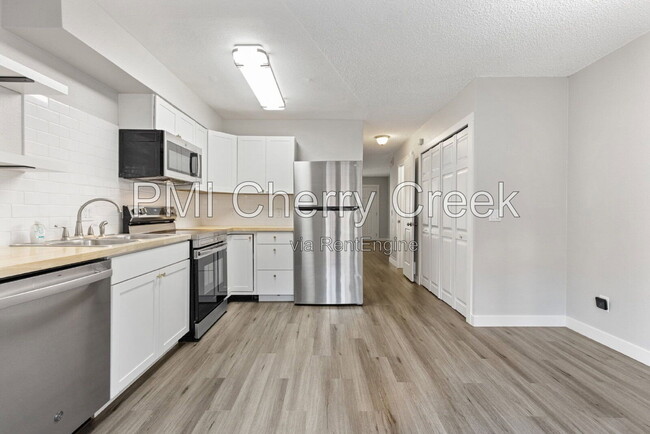 Building Photo - 1223 S Idalia St
