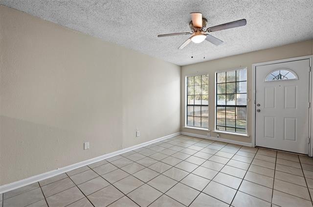 Building Photo - 4927 Miller Ave
