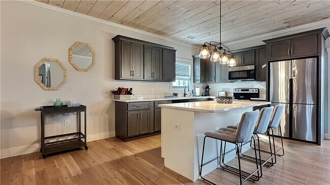 Building Photo - 374 Prince Dr