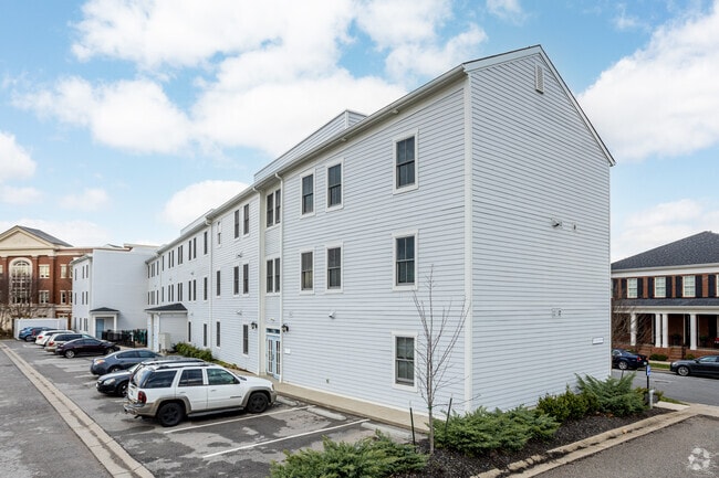 Building Photo - The Delphinium Apartments
