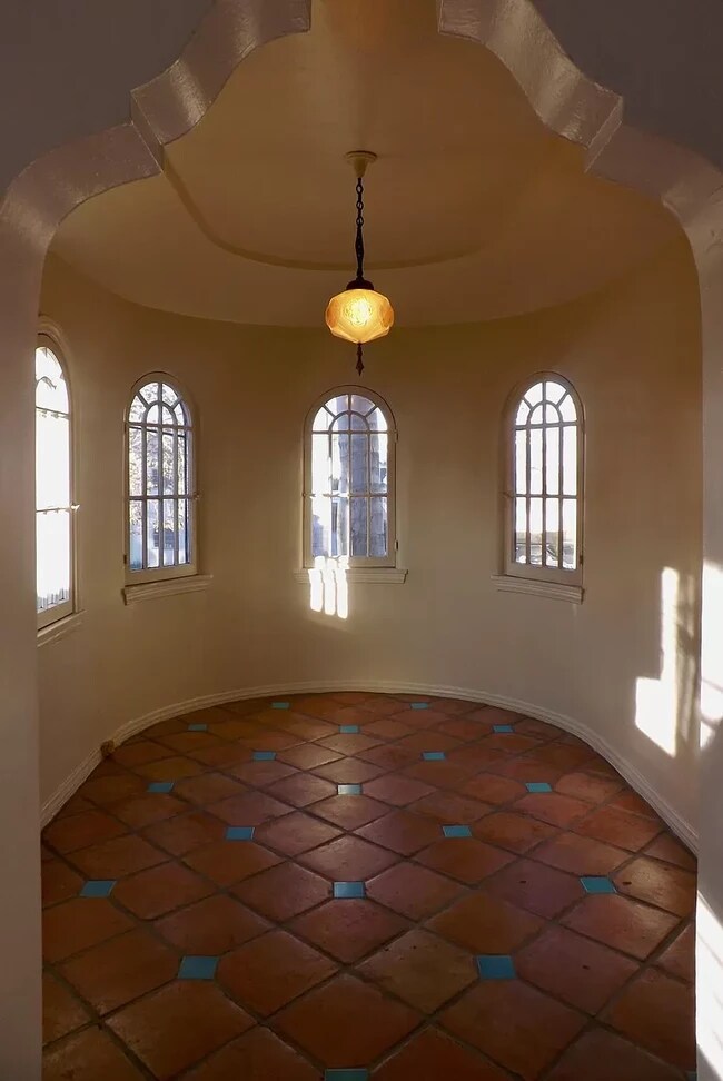 Breakfast room - 1222 S Sherbourne Dr