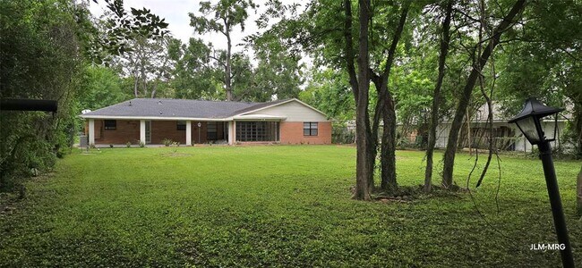 Building Photo - 609 Del Norte St