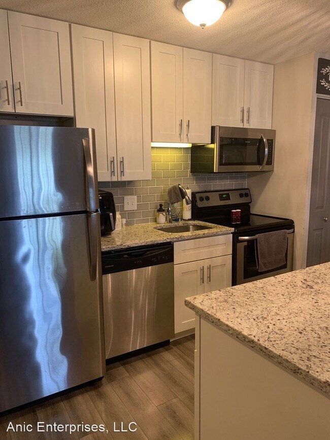Building Photo - 1 br, 1 bath Apartment - 8717 Watson Road