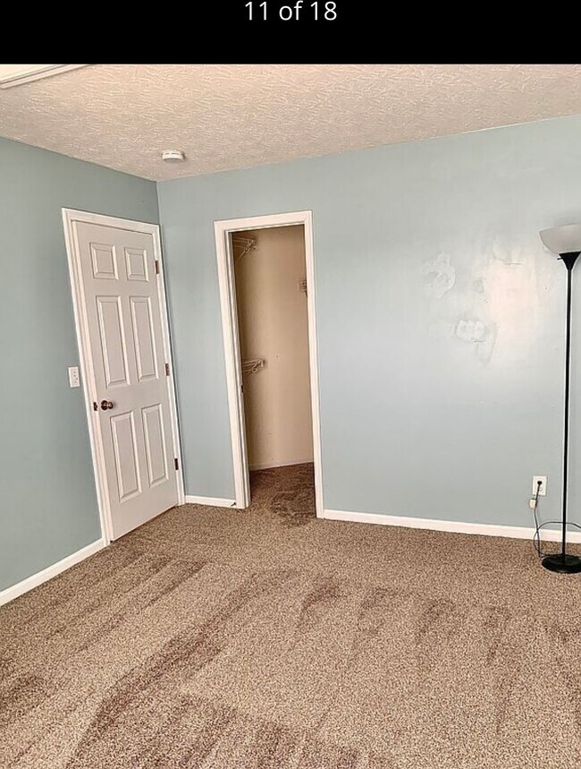 Building Photo - 4082 E Village Dr