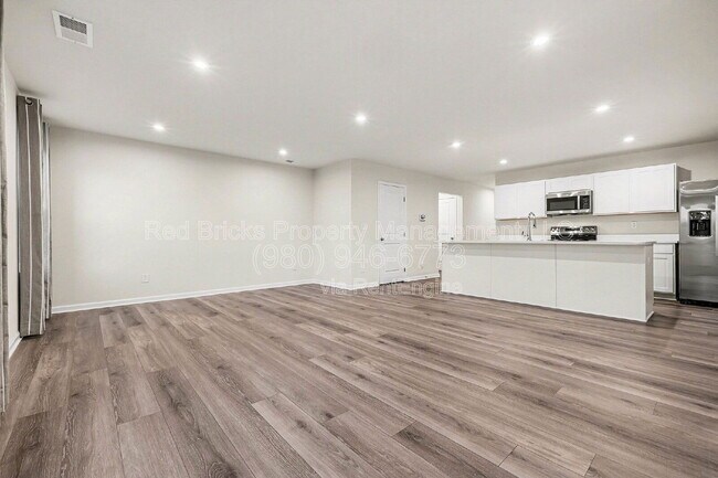 Building Photo - 1506 Gutter Br Dr