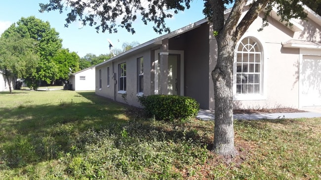 Building Photo - 616 Dharma Cir