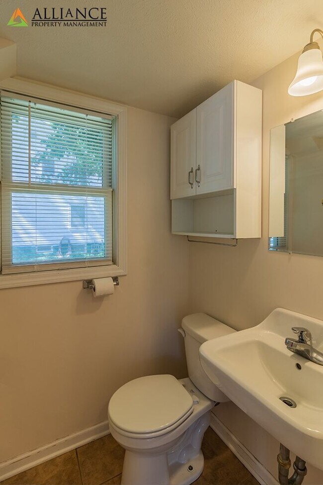 Building Photo - 1404 Legore Ln