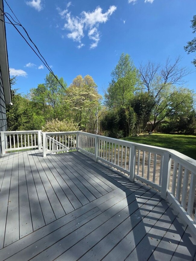 Building Photo - $2,300 - 4 Bedroom 2.5 Bathroom Unfurnished House in Forest Hills