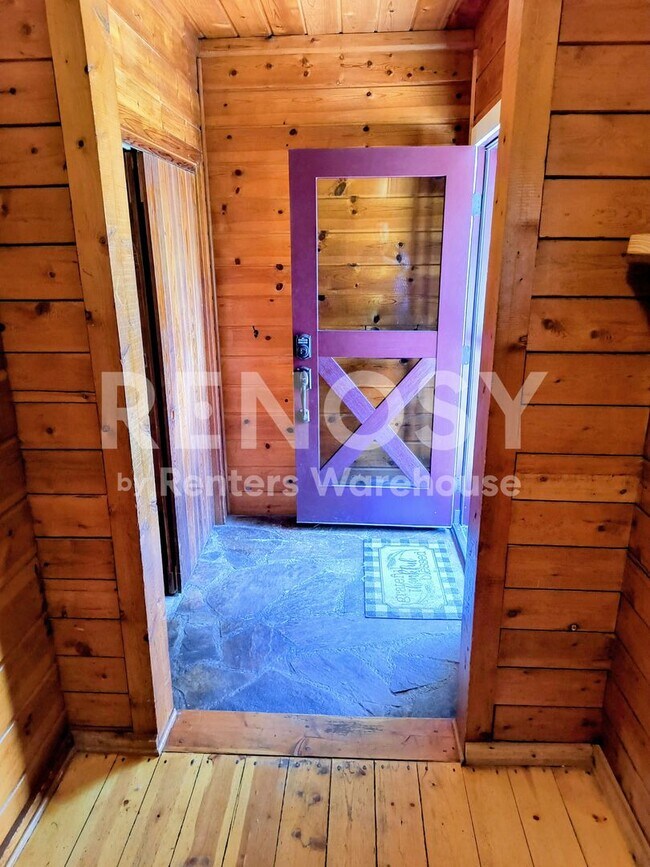 Building Photo - 3BD/2.5BA Home in Elk River Available Now!