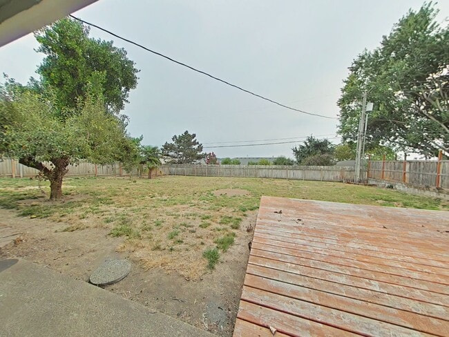 Building Photo - 3 Bedroom House ~ North Albany ~ Pet Friendly
