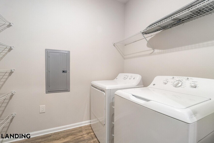 Building Photo - 655 W Mallard Creek Church Rd