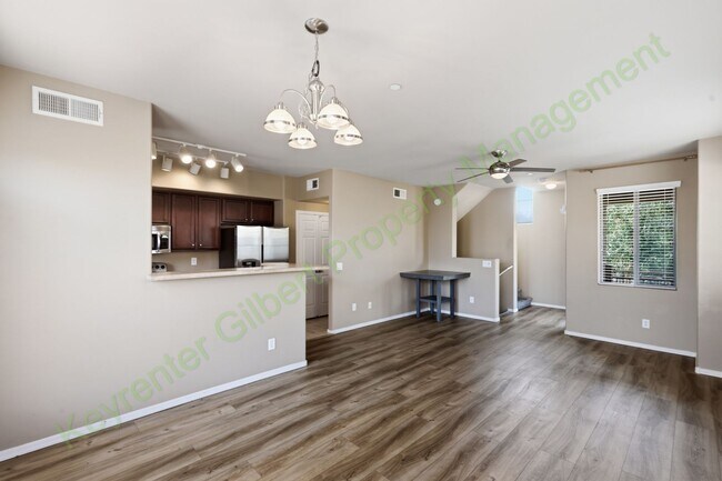 Building Photo - 900 S 94th St