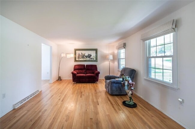 Building Photo - 122 Rivercrest Dr