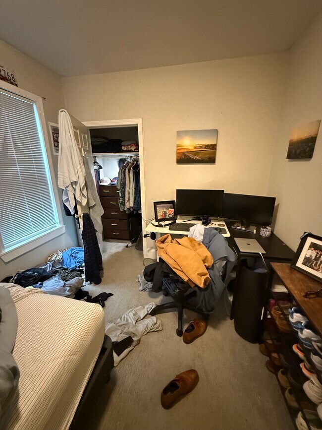 Building Photo - 3 Bedroom South Boston