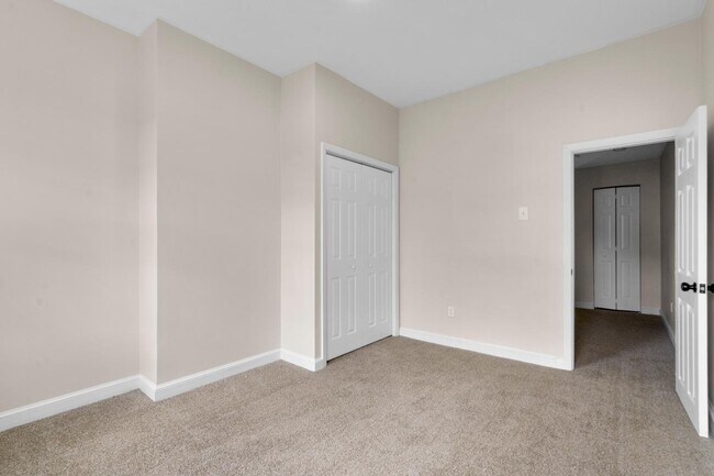 Building Photo - 428 N Patterson Park Ave