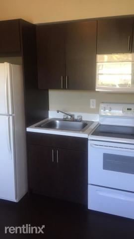 Building Photo - 512 SE 20th Ave