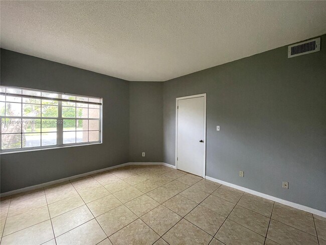 Building Photo - 840 Cypress Park Way