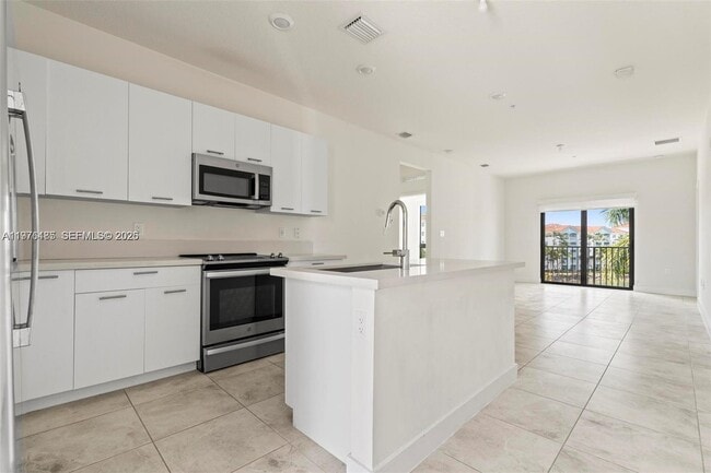 Building Photo - 4636 NW 84th Ave