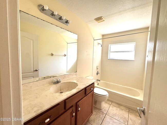 Building Photo - 28 Louvet Ln