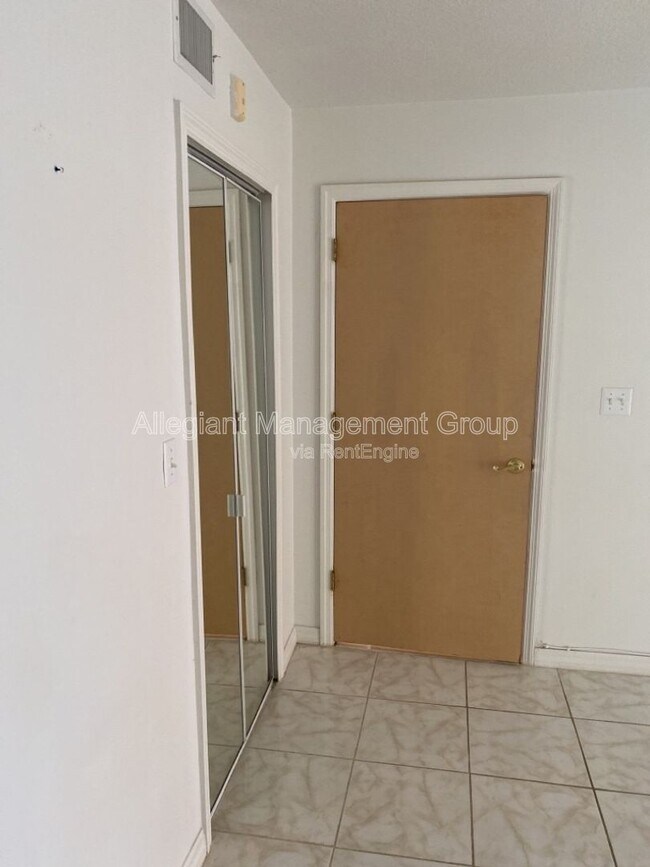 Building Photo - 8722 Rain Forest Pl