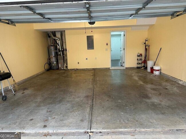 Building Photo - 3352 Chastain Gardens Dr NW