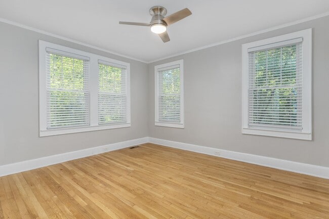 Building Photo - Live in the Heart of Shandon – Stylishly R...