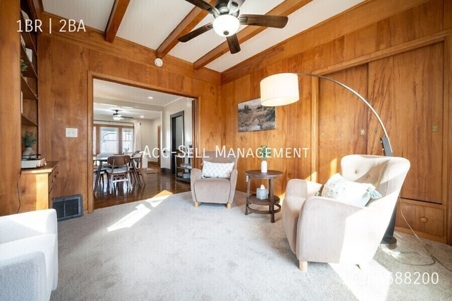 Building Photo - 1038 Crosby St NW