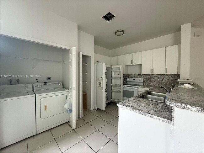 Building Photo - 24301 SW 107th Ave