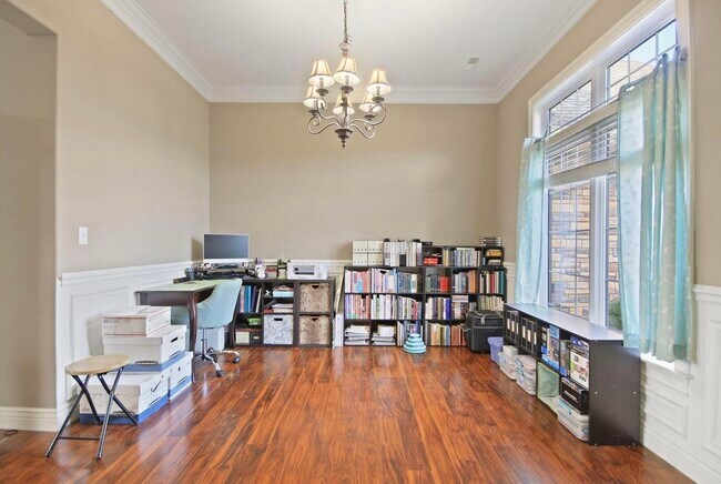 Building Photo - 1908 Lasso Cir