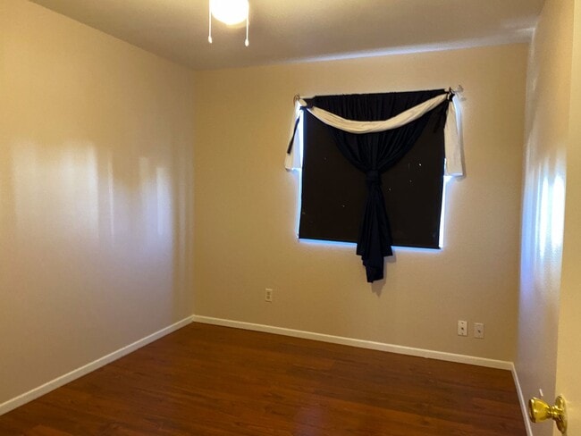 Building Photo - I-10 and Baseline, 3 bed, 2 bath, Patio home Fridge Included