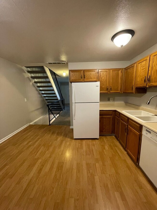 Building Photo - Charming 3-Bedroom Home in Victoria Place neighborhood! MOVE IN SPECIAL!!