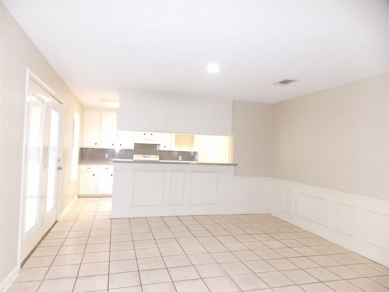 Building Photo - 9280 Manion Dr.