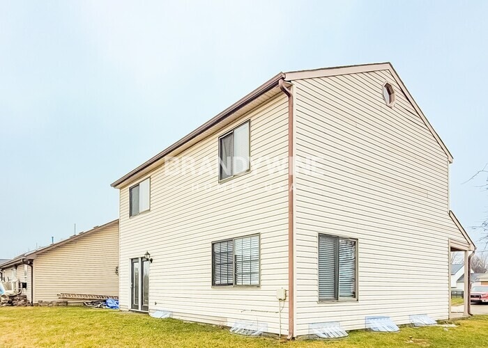 Building Photo - 605 Woods Crossing Ln