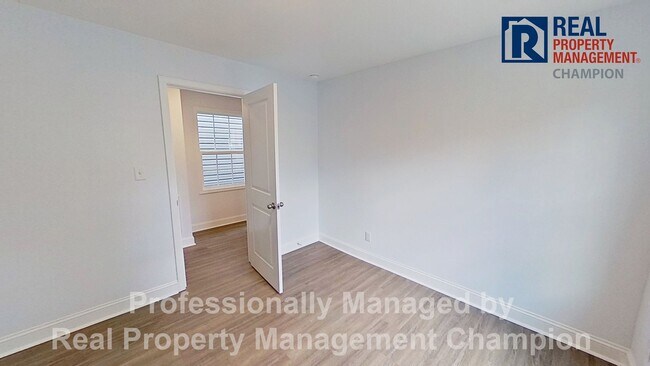 Building Photo - Recently Updated 2 BD/1 BA Home in the Heart of Wilmington