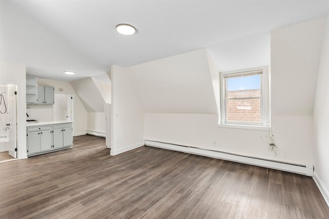 Building Photo - 676 Chestnut St