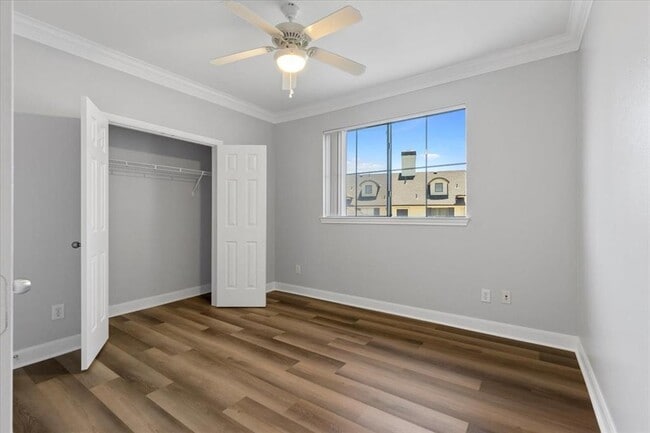 Building Photo - 7701 Rialto Blvd