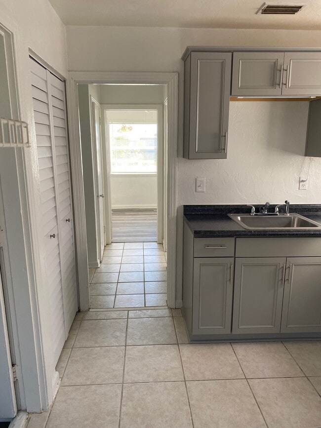 Building Photo - 39 Byron Ellinor Dr