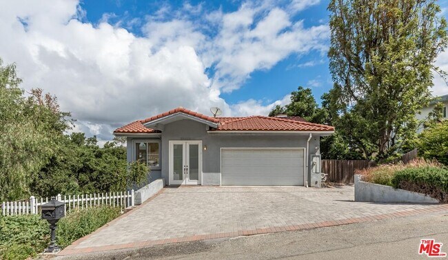 Primary Photo - 23639 Clover Trail