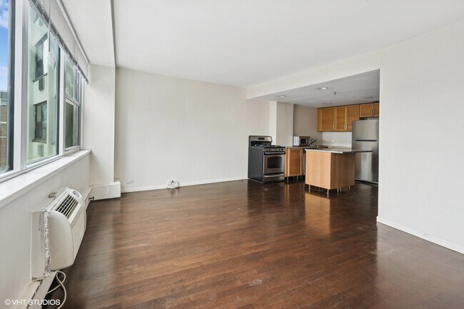 Building Photo - 1150 N Lake Shore Dr
