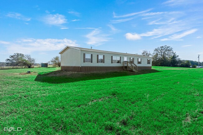 Building Photo - Country LIving!!