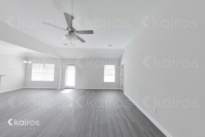 Building Photo - 814 Heather Dr