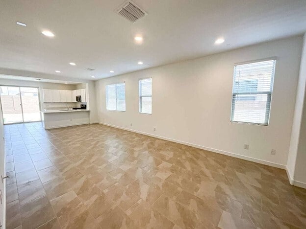 Building Photo - 3 Bedroom, 2 Bath Available NOW with $300 ...