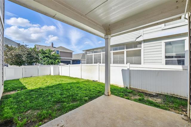 Building Photo - 9846 Cedarcrest Dr