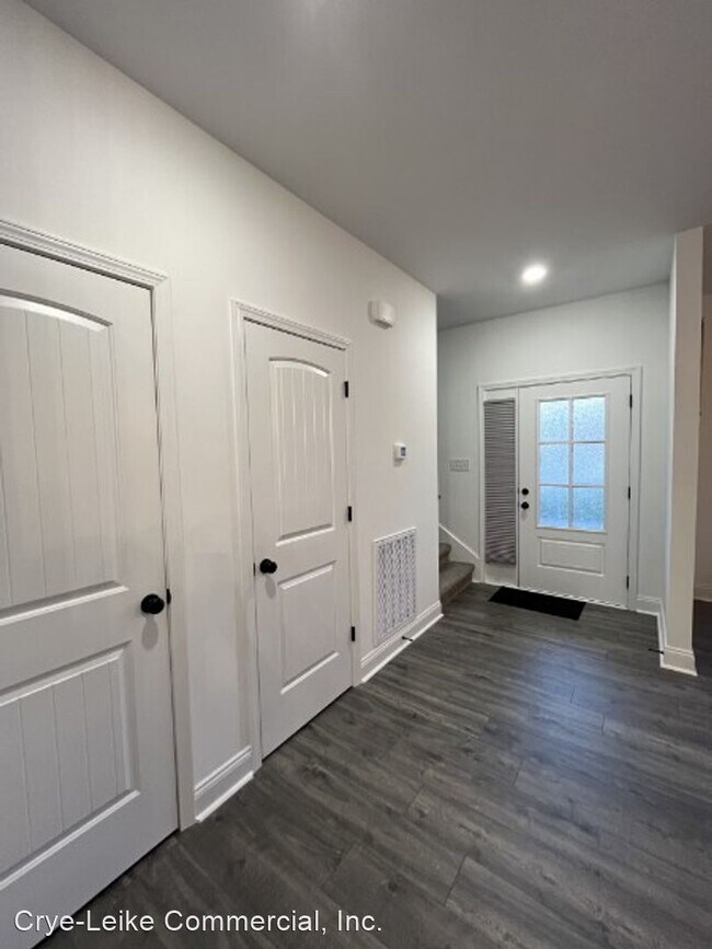 Building Photo - 3 br, 2.5 bath House - 520 Dexter Dr