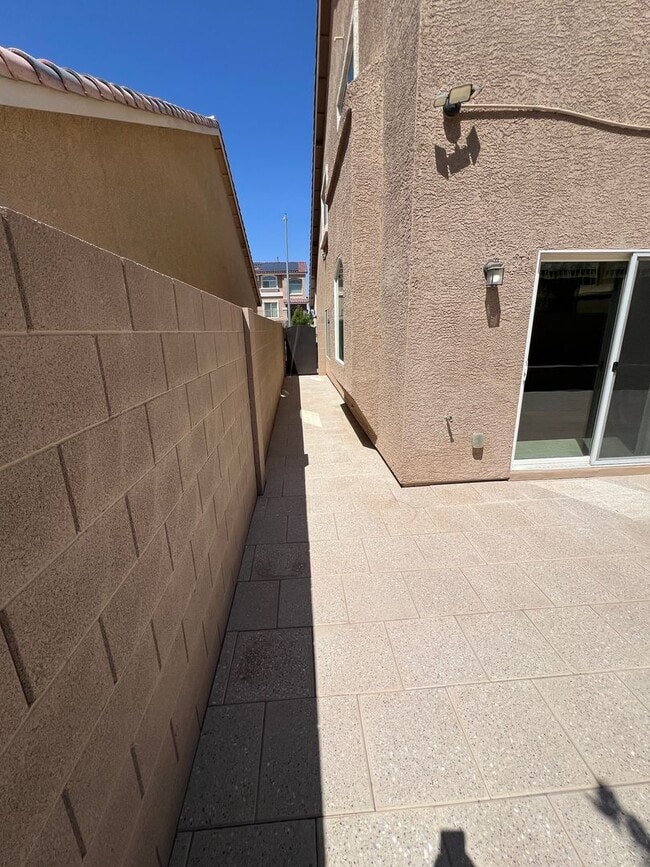 Building Photo - A Fantastic 4 Bedroom Home with the primary Downstairs, in Silverado Ranch